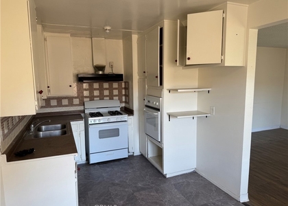 7223 Pickering - Photo 1