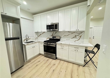 234 N Columbus Ave - Photo 1