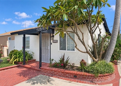 2119 W Coloumbia Street - Photo 1