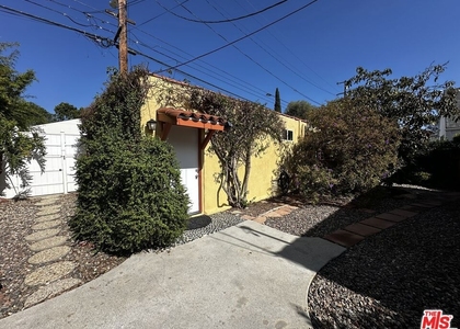 859 1/2 Commonwealth Avenue - Photo 1