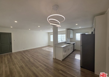 11051 Missouri Avenue - Photo 1