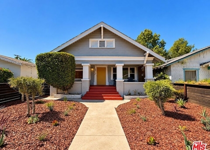 3871 S Hobart Boulevard - Photo 1