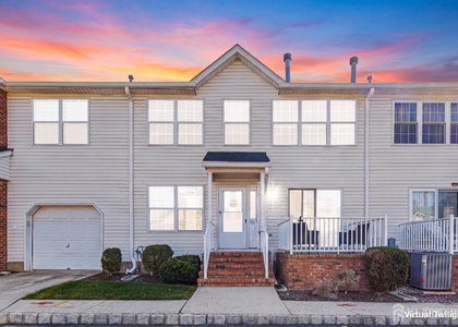 197 Barclay Court - Photo 1