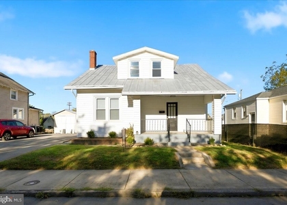 143 S Purcell Avenue - Photo 1