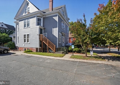 1122 Caroline Street - Photo 1