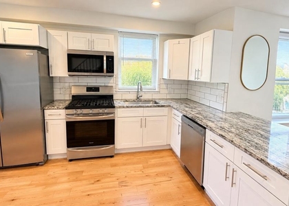 153 Dupont Street - Photo 1