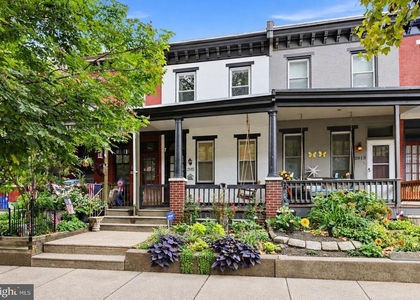 2915 Cambridge Street - Photo 1