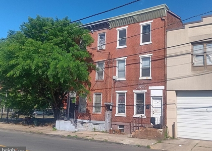 111 Calhoun Street - Photo 1