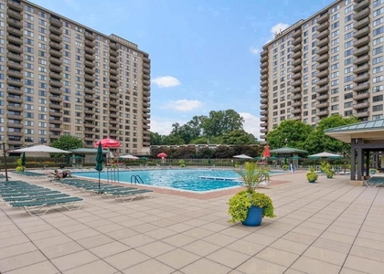 5225 Pooks Hill Road - Photo 1