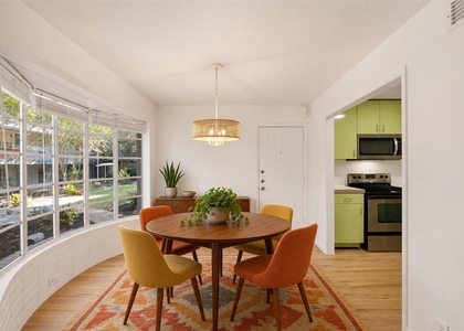 300 Crockett St - Photo 1