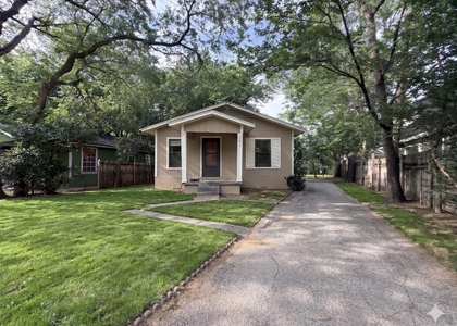 2710 E 3rd St - Photo 1