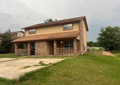 908 Guadalupe St - Photo 1