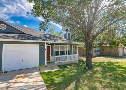 420 Sailmaster St - Photo 1