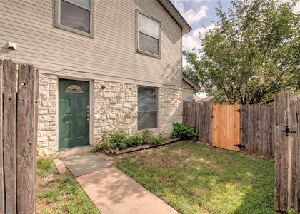2211 Creekside C Ln - Photo 1