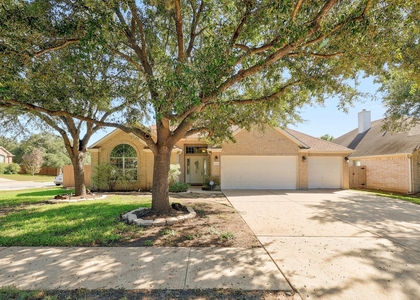 11001 Jockey Bluff Dr - Photo 1
