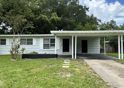 804 La Marche Drive - Photo 1