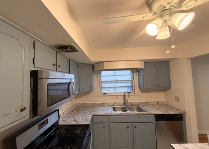 1615 Howard Street - Photo 1