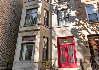 708 W Buckingham Place - Photo 1