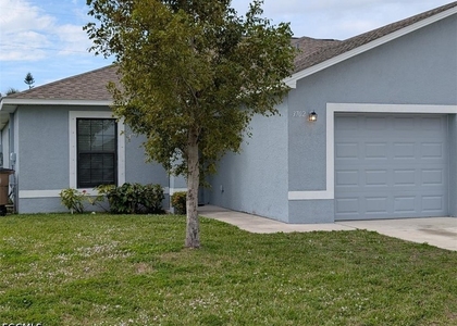 3702 Se 9th Place - Photo 1