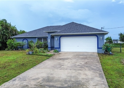 924 Nw 12th Place - Photo 1
