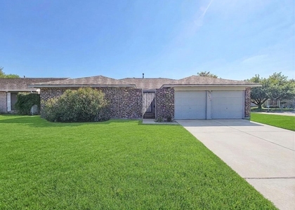 10102 Park Lane - Photo 1