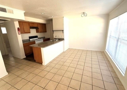 820 W Alabama Street - Photo 1