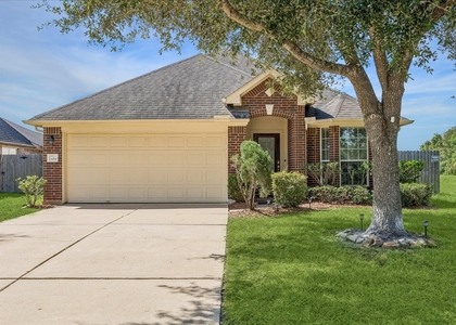 2404 Avalon Trace Lane - Photo 1