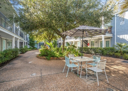 300 Pecore Street - Photo 1