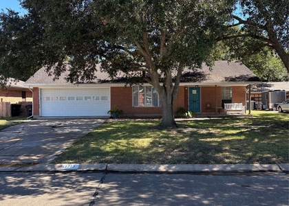 1713 Glenview Lane - Photo 1