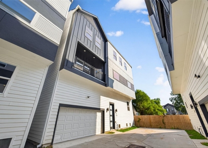 1122 W 16th Street - Photo 1