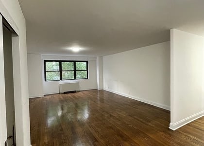 East 89th Street - Photo 1