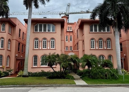 1221 N Palm Avenue - Photo 1