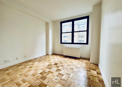 East 49 Street - Photo 1