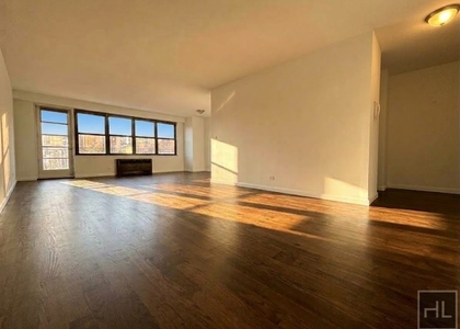 E 82 St - Photo 1
