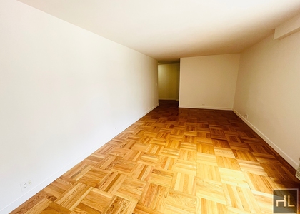 Fourth Avenue - Photo 1