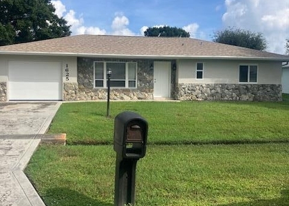 1625 Se Grapeland Avenue - Photo 1