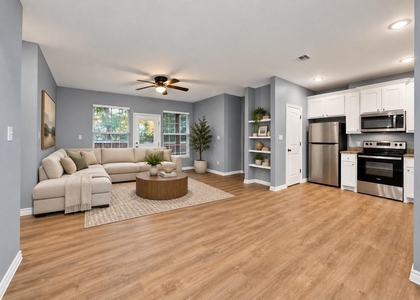 2909 S Scullin Avenue - Photo 1