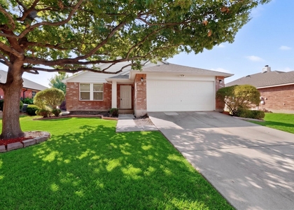 717 Gallant Court - Photo 1