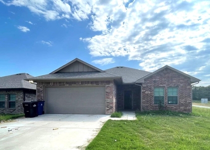 700 E Bullock Street - Photo 1