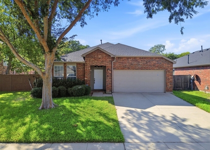 315 Londonderry Lane - Photo 1