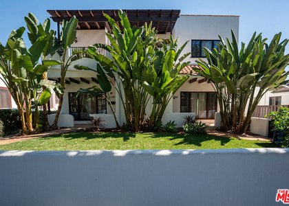 1210 N Poinsettia Drive - Photo 1