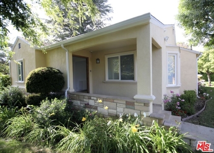 23005 Oxnard Street - Photo 1