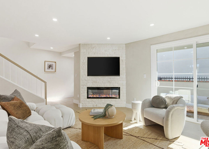 4738 La Villa Marina - Photo 1