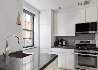 Stanton Street - Photo 1