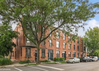 2156 W Hubbard Street - Photo 1