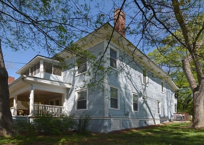 39 Howard Street Ne - Photo 1