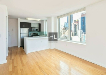 West 37th Street - Photo 1