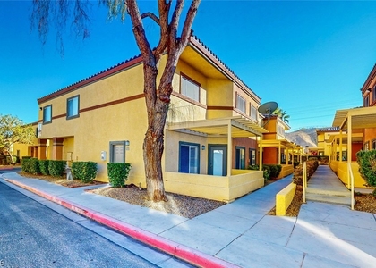 4915 E Russell Road - Photo 1