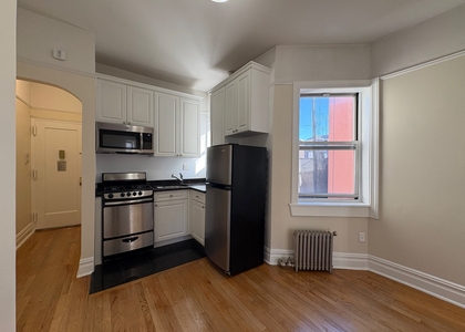 Grand Street - Photo 1
