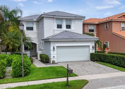 207 Isle Verde Way - Photo 1